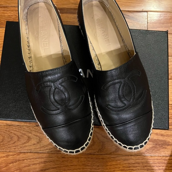 CHANEL Black Lambskin Espadrilles 39 - Picture 6 of 8